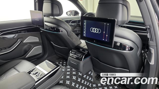 Audi A8 2021 — photo 23