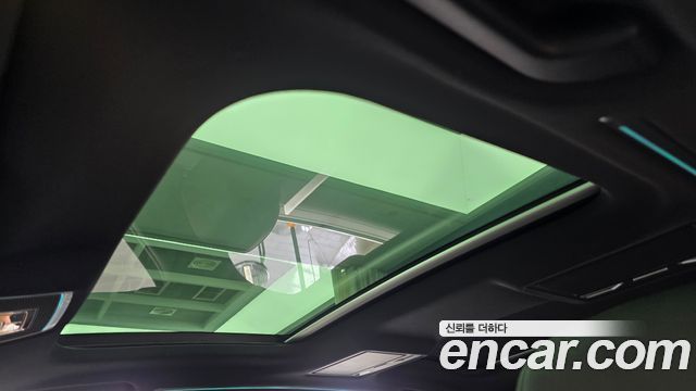 Audi A8 2021 — photo 25