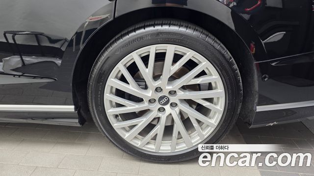 Audi A8 2021 — photo 7