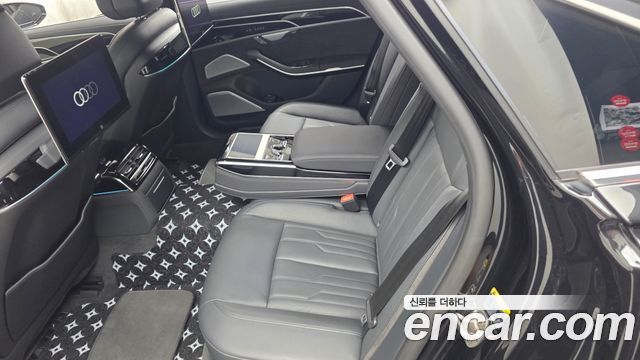 Audi A8 2021 — photo 16