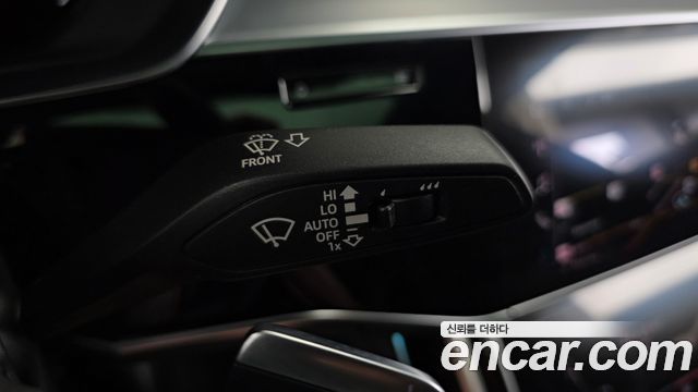 Audi A8 2021 — photo 29