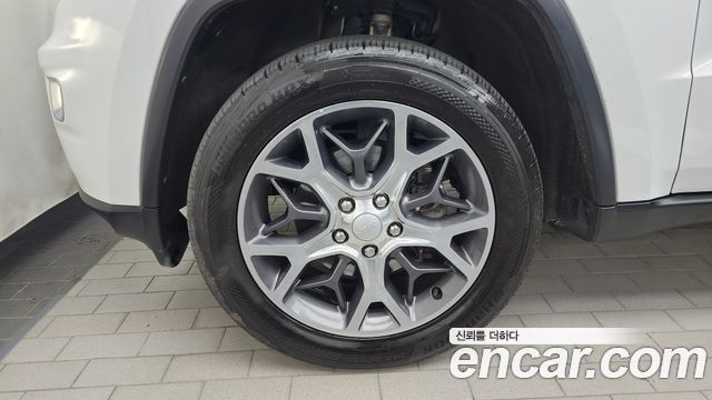 Jeep Cherokee 2019 — photo 5