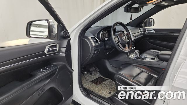 Jeep Cherokee 2019 — photo 13