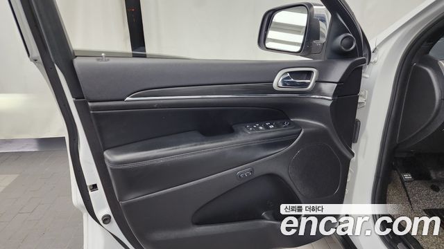 Jeep Cherokee 2019 — photo 14