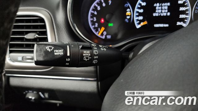 Jeep Cherokee 2019 — photo 28