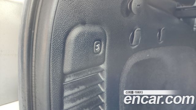 Jeep Cherokee 2019 — photo 31
