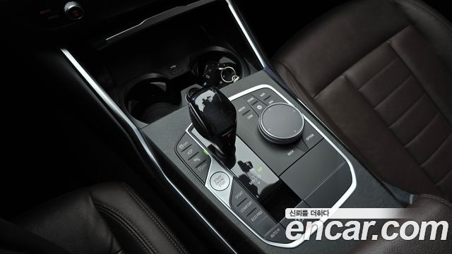 BMW 3-Series 2021 — photo 9
