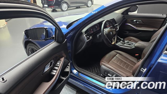 BMW 3-Series 2021 — photo 10