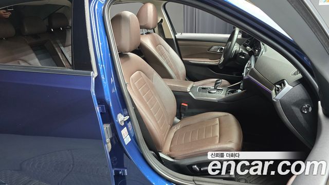 BMW 3-Series 2021 — photo 12