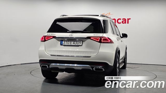 Mercedes-Benz GLE-Class 2022 — photo 4