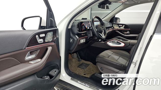Mercedes-Benz GLE-Class 2022 — photo 10