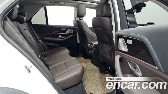 Mercedes-Benz GLE-Class 2022 — photo 12