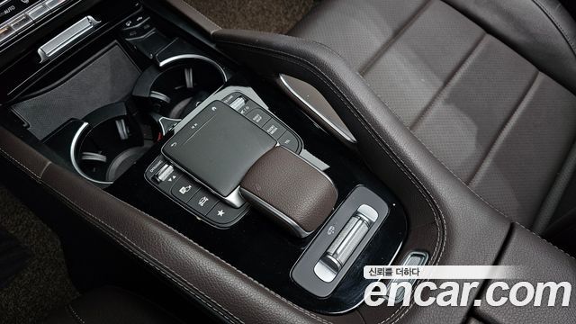 Mercedes-Benz GLE-Class 2022 — photo 17