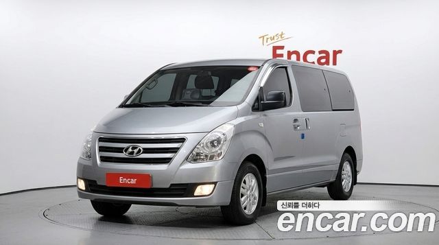 Hyundai Starex 2017 — photo 1