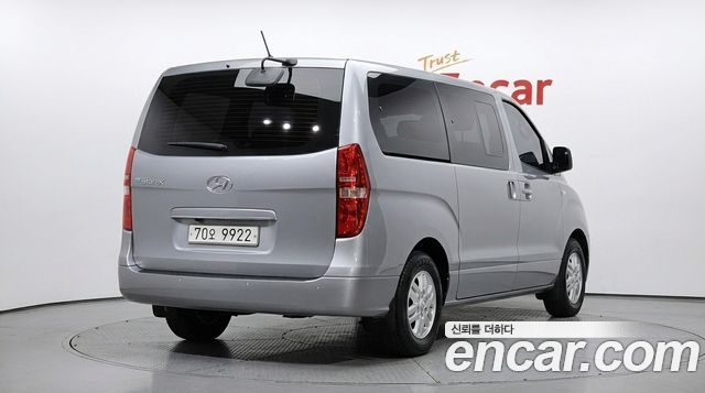 Hyundai Starex 2017 — photo 2