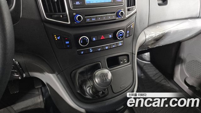 Hyundai Starex 2017 — photo 9