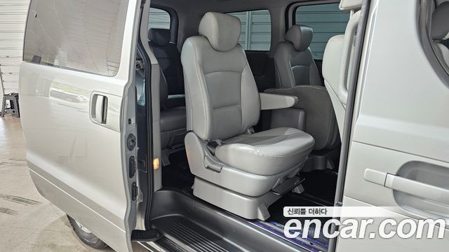 Hyundai Starex 2017 — photo 12