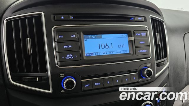 Hyundai Starex 2017 — photo 18