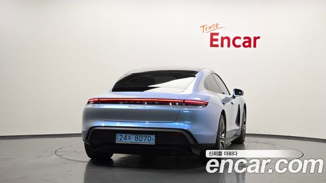 Porsche Taycan 2021 — photo 4