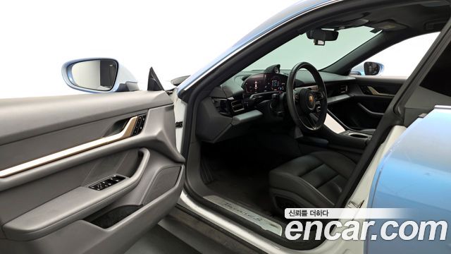 Porsche Taycan 2021 — photo 10