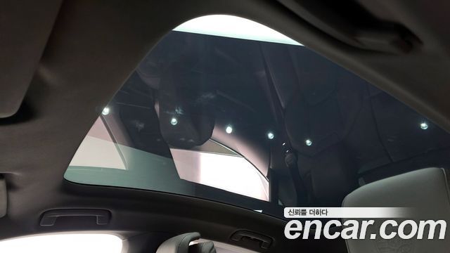 Porsche Taycan 2021 — photo 18