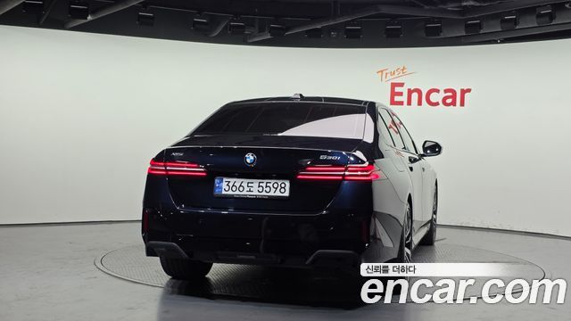 BMW 5-Series 2024 — photo 4