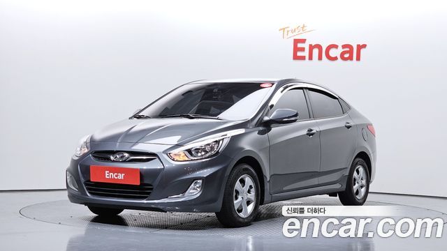 Hyundai Accent 2012 — photo 1