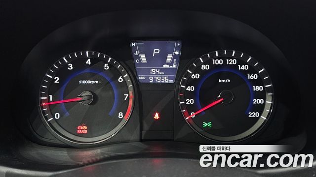 Hyundai Accent 2012 — photo 8