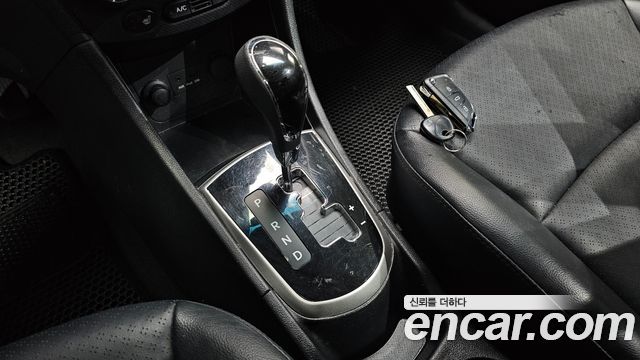 Hyundai Accent 2012 — photo 9