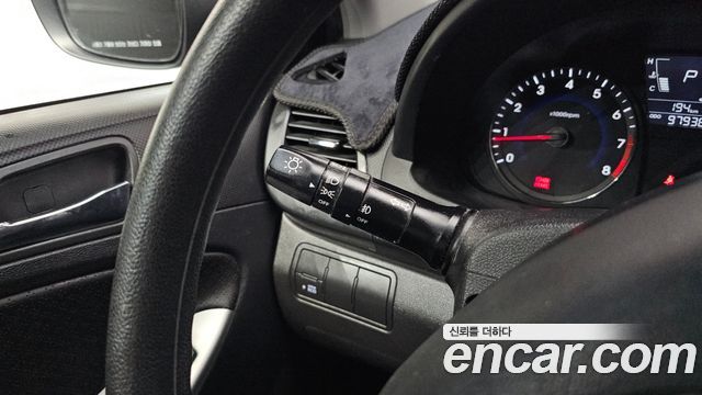 Hyundai Accent 2012 — photo 16