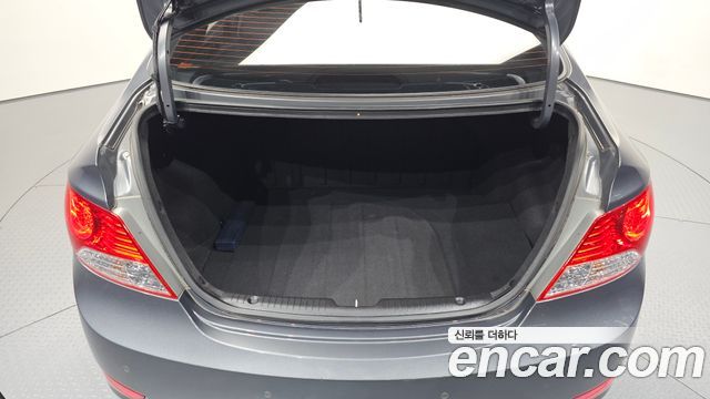 Hyundai Accent 2012 — photo 20