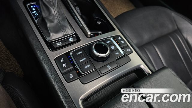 Hyundai Genesis 2016 — photo 18