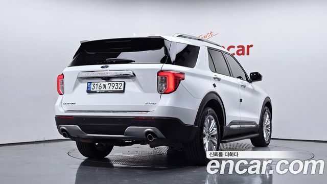 Ford Explorer 2021 — photo 2
