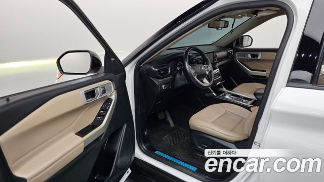 Ford Explorer 2021 — photo 13