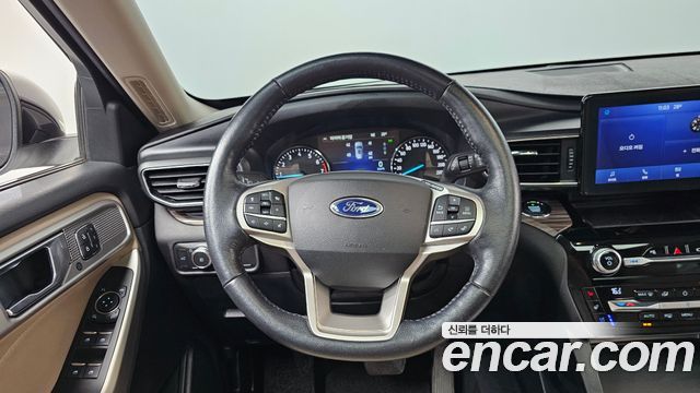 Ford Explorer 2021 — photo 18