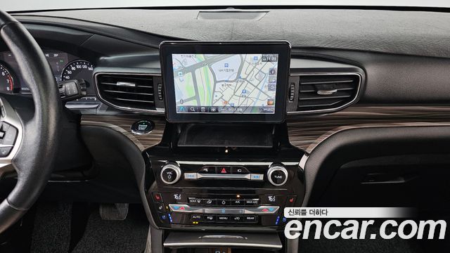 Ford Explorer 2021 — photo 19