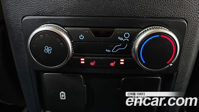 Ford Explorer 2021 — photo 24
