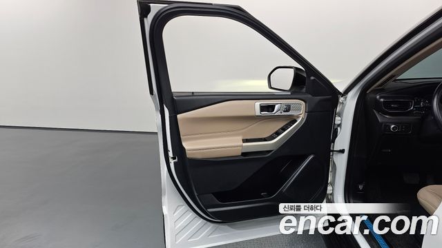 Ford Explorer 2021 — photo 14