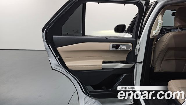Ford Explorer 2021 — photo 15