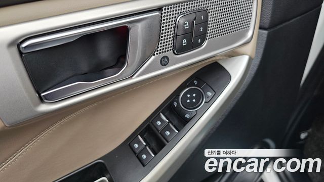 Ford Explorer 2021 — photo 29