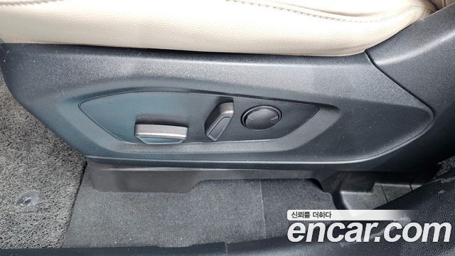 Ford Explorer 2021 — photo 31