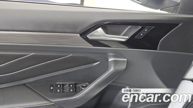 Volkswagen Jetta 2023 — photo 25