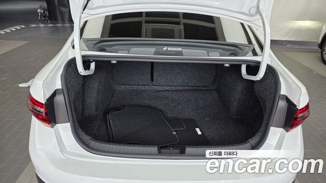 Volkswagen Jetta 2023 — photo 26