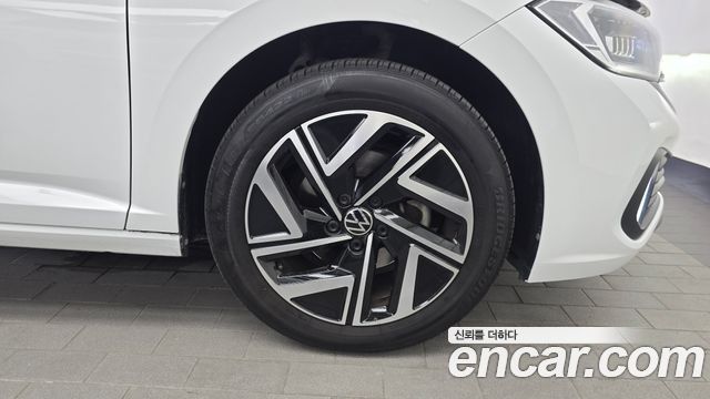 Volkswagen Jetta 2023 — photo 7