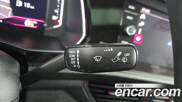 Volkswagen Jetta 2023 — photo 31
