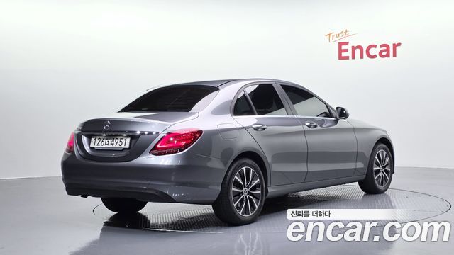 Mercedes-Benz C-Class 2019 — photo 2