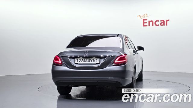 Mercedes-Benz C-Class 2019 — photo 4