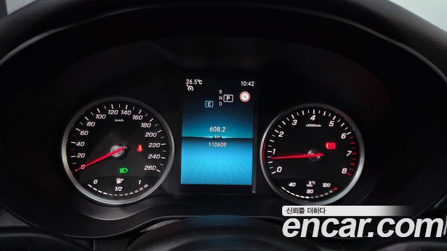 Mercedes-Benz C-Class 2019 — photo 11