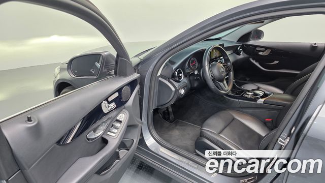 Mercedes-Benz C-Class 2019 — photo 13