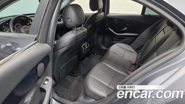 Mercedes-Benz C-Class 2019 — photo 18